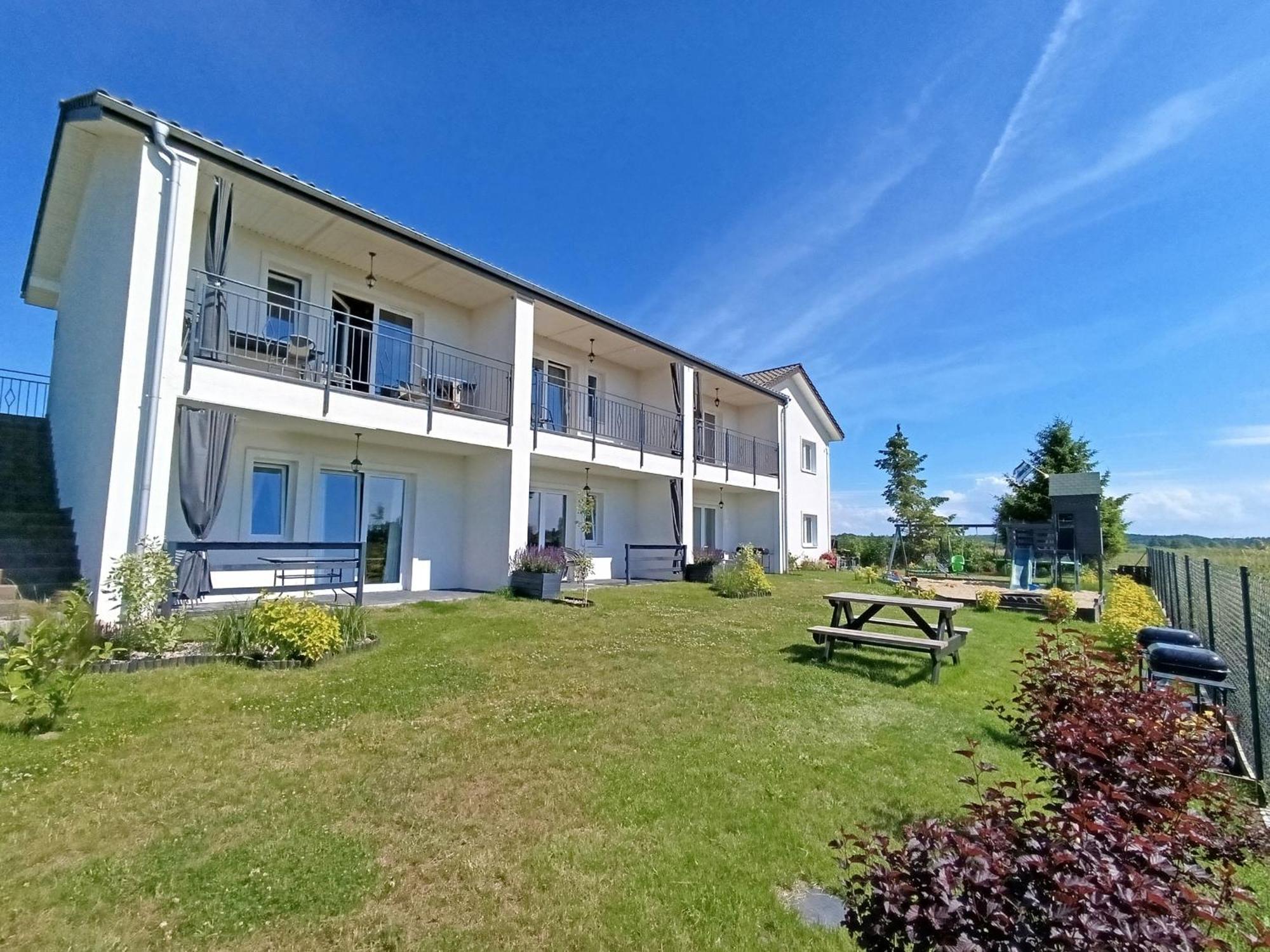 Apartamenty Poswiata - Dwupokojowe, Komfortowe, O Wielkosci Domku, Ze Wspanialym Widokiem Na Laki Bobolin Exterior foto